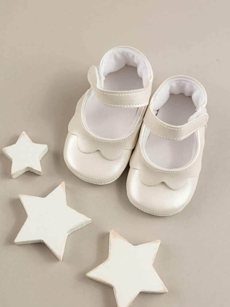 Pantofi eleganti albi pentru bebelusi fetite