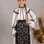 Costum traditional fete Maria