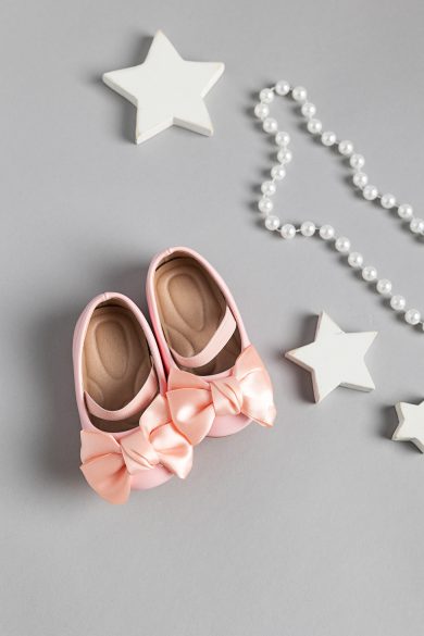 Pantofiori roz eleganti cu fundite pentru fetite
