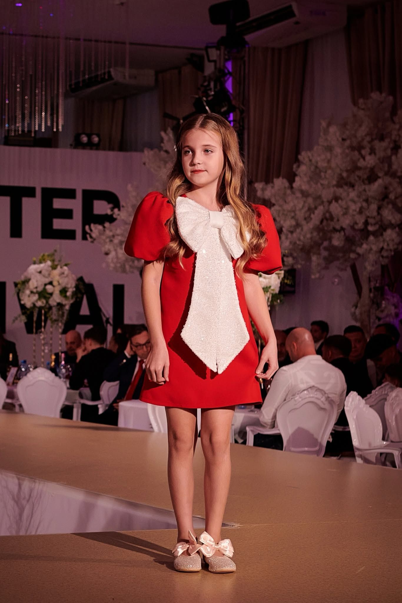 Rochie rosie eleganta cu fundita din glitter pentru fete Madie