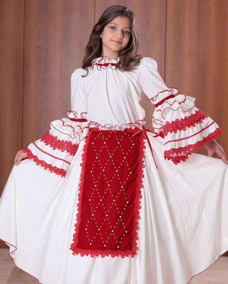 Set 3 piese fete cu elemente traditionale Adelina