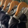 Rochie eleganta pentru fete cu glitter argintiu si funda neagra Coco
