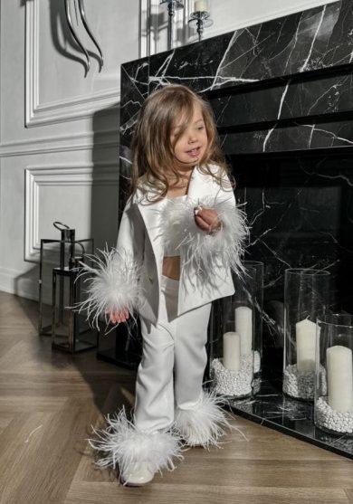 Costum elegant cu fulgi albi pentru fete Sya – 3 piese