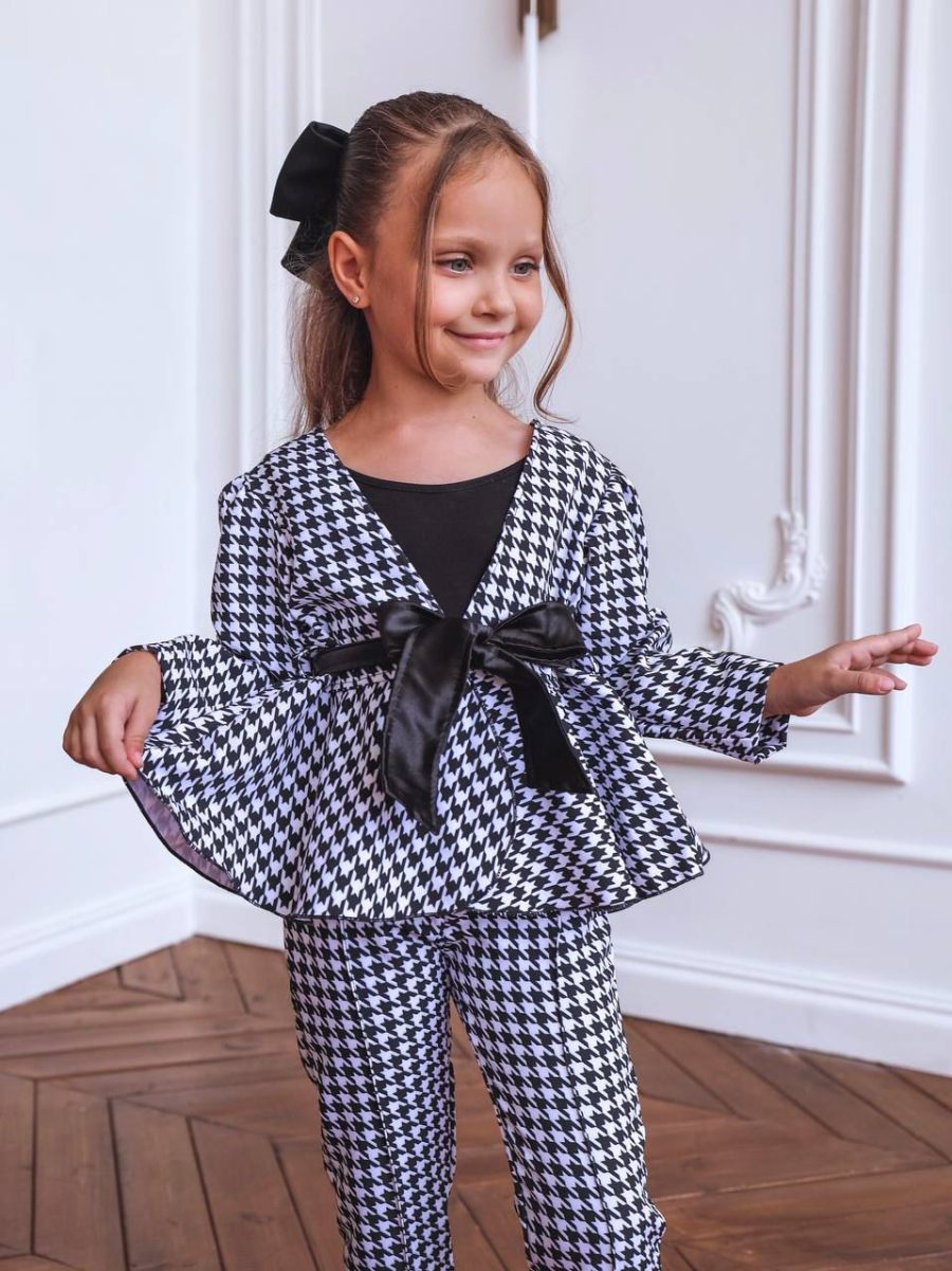 Costum elegant 2 piese in carouri alb-negru pentru fete Evelina