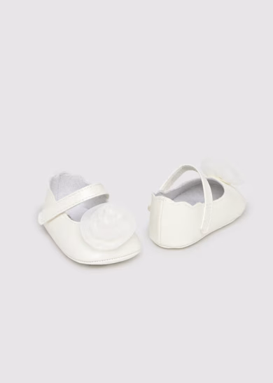 Pantofi eleganti ivoire cu floare pentru fetite Mayoral