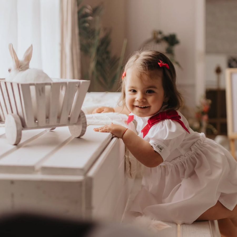 Rochie alba cu fundite cyclam pentru fete Lulu